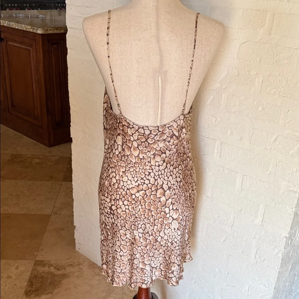 August Silk Giraffe Pattern sleepwear in Brown and Cream - Picture 6 of 6